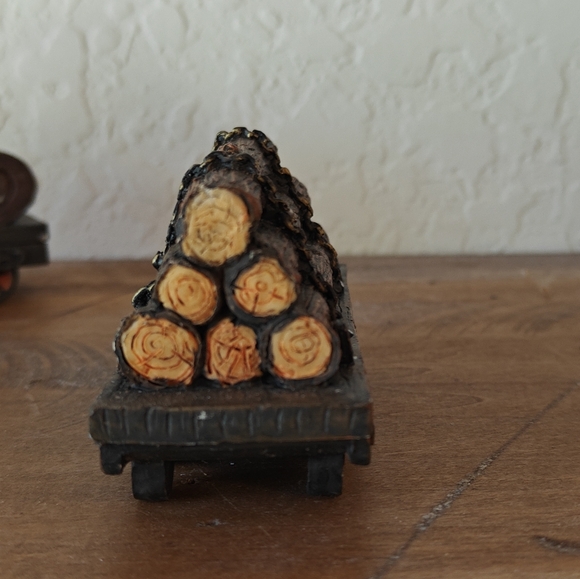 1998 2 Piece Resin Santa with Toys in Sleigh and Pile of Wood Logs Train - Picture 9 of 14